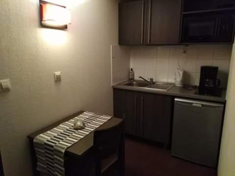 Studio Privatif Dans Hotel Residence Nimes Gare Exterior photo
